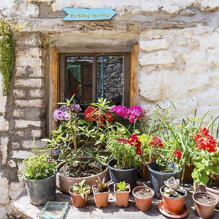 Hobbithousebademler Bed & Breakfast Urla Exterior photo