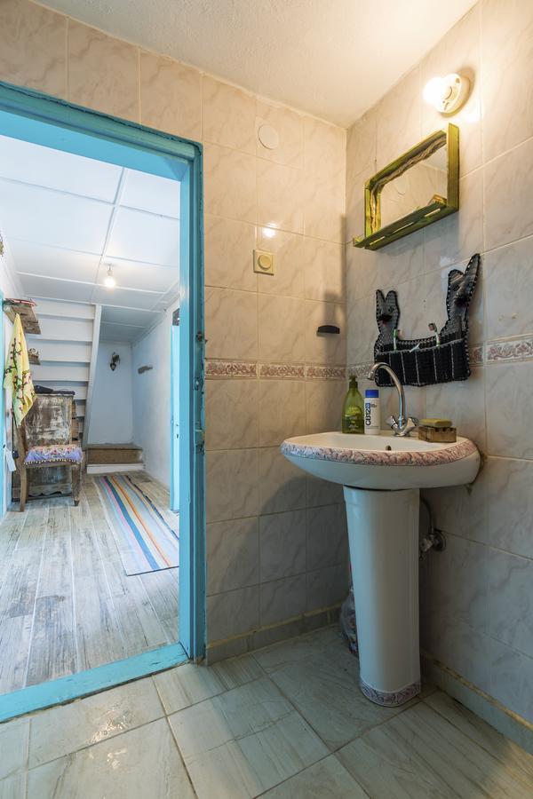 Hobbithousebademler Bed & Breakfast Urla Exterior photo