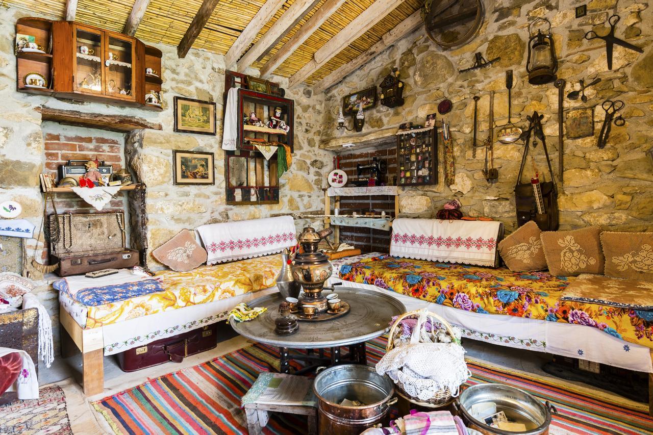 Hobbithousebademler Bed & Breakfast Urla Exterior photo